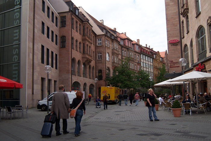 100_1652 small NUREMBERG STREET.jpg - 279761 Bytes